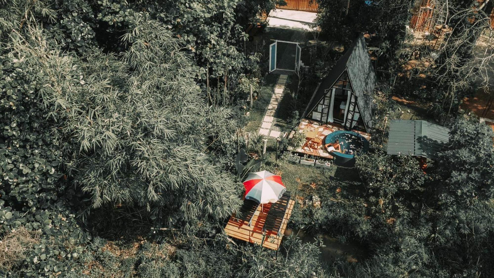 Bed and Breakfast The We2 "Wildwood Elegance Escape" Induruwa Esterno foto